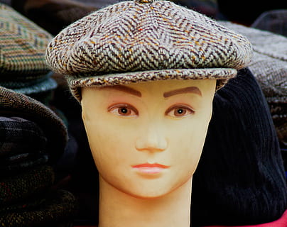 kasket, mand, hat, mannequin, tæt på, tøj, indendørs, menneskelig repræsentation, Kunst og håndværk, ingen mennesker, detail, repræsentation, fokus på forgrunden, butik, portræt, kreativitet, mandlig lighed, detailvisning, legetøj, kvindelig lighed, til salg, 2K, CC0, offentligt domæne, royaltyfrie