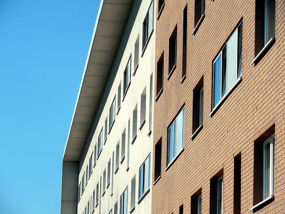 janela, construção, arquitetura, fachada, exterior do edifício, moderno, estrutura construída, céu, visão de baixo ângulo, céu limpo, cidade, ninguém, dia, natureza, luz solar, Distrito residencial, ao ar livre, azul, vidro - material, exterior do prédio de escritórios, escritório, apartamento, 2K