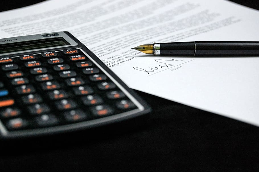 czarny, kalkulator biurkowy, oprócz, wieczne pióro, dokument, umowa, dokumenty, znak, biznes, papier, długopis, kalkulator, finanse, matematyka, zbliżenie, interes korporacyjny, numer, technologia, wewnątrz, żadnych ludzi, selektywne skupienie, instrument do pisania, precyzja, planowanie, bogactwo, martwa natura, obliczenie, klawiatura, 2K