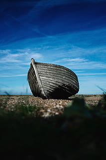 flach, fokus fotografie, Boot, Küste, Kanu-Boot, Himmel, Strand, gestrandet, alt, hölzern, Blau, Angeln, Fischerboot, Holzboot, verlassen, draussen, Wetter, Hafen, retro, wolke - himmel, Land, Tag, Natur, Feld, selektiver Fokus, keine Leute, draußen, Sonnenlicht, die Architektur, Ruhe, Transport, Oberflächenniveau, gebaute Struktur, ruhige Szene, Pflanze, 4K, CC0, gemeinfrei, lizenzfrei