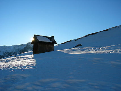sniegas, žiemą, baita, šalta, žiemos peizažas, balta, dolomitai, šalta temperatūra, dangus, švarus dangus, vanduo, mėlyna, pobūdį, nėra žmonių, dieną, aplinką, užšaldyti, kopijavimo vietos, saulėtas, architektūra, ledas, pastatyta struktūra, kalnas, lauke, snowcapped kalnas, 1080P, CC0, Viešasis domenas, nemokamai