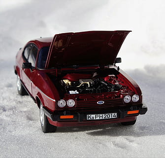 model de cotxe, ford, capri, model, automàtic, oldtimer, neu, cotxe de joguina, joguines, vehicle, automoció, cotxe, vehicle terrestre, Mini cooper, transport, roda, cotxe esportiu, hivern, ontari - canada, velocitat, bmw, nou, faro, amortidor, cotxe compacte, manera de transport, automòbil, vermell, cap gent, joguina, primer pla, dia, naturalesa, natura morta, a l'aire lliure, vista d’angle alt, estil retro, centrar-se en primer pla, luxe, 2K, CC0, domini públic, lliure de regalies