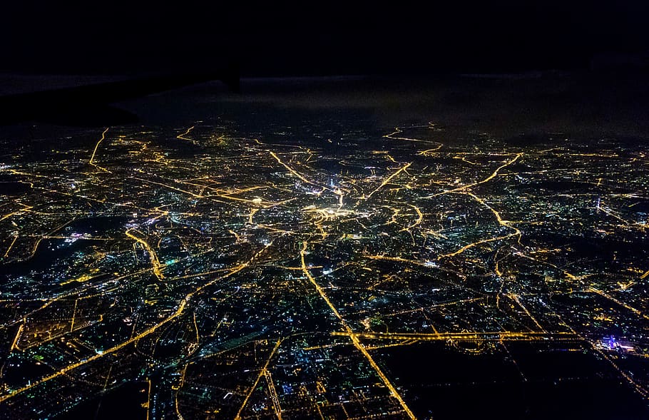 aèria, veure la fotografia, ciutat, Moscou, nit, mapa, avió, vista, aire, finestra, altitud, bonic, capital, paisatge urbà, cruïlla, volar, alt, carretera, llums, turisme, viatjar, Rússia, edifici, arquitectura, quadrat vermell, showplace, arquitectura històrica, gratacels, centre de negocis, torre, centre d’oficines, Moscou-ciutat, il·luminat, cap gent, brillant, exterior de l'edifici, vista aèria, patró, naturalesa, llum, llum - fenomen natural, fons, equips d’il·luminació, estructura construïda, fosc, exposició llarga, sender lleuger, a l'aire lliure, resum, 4K