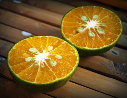 Orange, Obst, Scheibe, Weiß, Zitrusfrüchte, sauer, isoliert, Landwirtschaft, organisch, Makro, Vitamin, frisch, Gesundheit, Lebensmittel, saftig, essbar, Zitrusfrucht, Frische, Holz - Material, reif, Orangenfrucht, Tabelle, gesundes Essen, Wohlbefinden, Essen und Trinken, Kreuzung, orange Farbe, drinnen, Nahansicht, Stillleben, keine Leute, halbiert, 2K, CC0, gemeinfrei, lizenzfrei