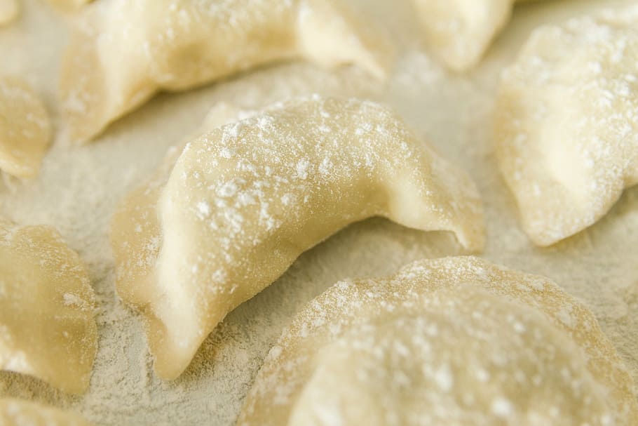 mandonguilles, crua, sense coure, farina, menjar, deliciós, cuina, tradicional, polir, cuinar, plat, saborós, pissarra, menjar i beguda, cap gent, primer pla, fons, a l'interior, frescor, dia, tir de l'estudi, menjar italià, natura morta, menjar asiàtic, gran grup d'objectes, marc complet, menjar poc saludable, enfocament selectiu, grup d'objectes, llest per menjar, menjar xinès, indulgència, berenar, 5K