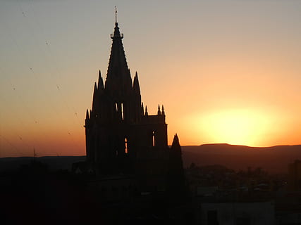 posta de sol, san miguel, de, allende méxico, silueta, castell, daurat, hores, ciutat, edifici, torre, sortida del sol, cel, arquitectura, exterior de l'edifici, estructura construïda, lloc de culte, religió, creença, color taronja, espiritualitat, cap gent, naturalesa, cel clar, destinacions de viatge, a l'aire lliure, fletxa, 4K, CC0, domini públic, lliure de regalies