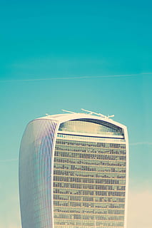 arranha-céus, construção, contrail, branco, Alto, subir, arquitetura, a infraestrutura, azul, céu, arranha-céu, torre, ninguém, céu limpo, dia, ao ar livre, fechar-se, natureza, estrutura construída, copie o espaço, luz solar, exterior do edifício, padronizar, metal, viagem, ensolarado, indústria, visão de baixo ângulo, desenhar, tecnologia, 5K, CC0, domínio público, royalty free