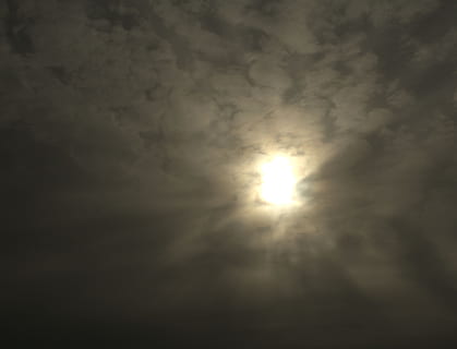 céu, Dom, nuvens, luz de fundo, espiritual, nuvem - céu, beleza na natureza, scenics - natureza, tranquilidade, visão de baixo ângulo, natureza, ninguém, cena tranquila, luz solar, nublado, cloudscape, lua, idílico, ao ar livre, origens, espaço, céu dramático, Sombrio, luar, lua cheia, sinistro, meteorologia, 2K, CC0, domínio público, royalty free