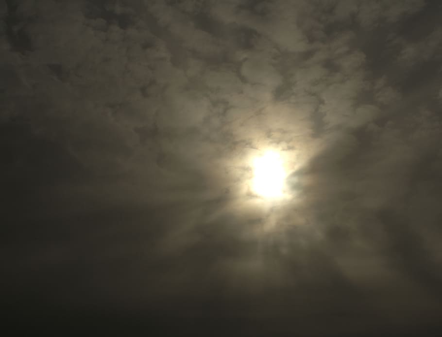 cel, sol, núvols, llum de fons, espiritual, núvol - cel, bellesa a la natura, escenics - natura, tranquil·litat, vista d’angle baix, naturalesa, cap gent, escena tranquil·la, llum solar, núvol, cloudscape, lluna, idíl·lic, a l'aire lliure, fons, espai, cel dramàtic, fosc, llum de la lluna, lluna plena, ominós, meteorologia, 2K