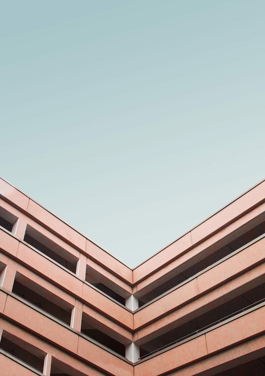 braunes Betongebäude, niedrig, Winkel Foto, Gebäudeecke, Gebäude, geometrisch, Scharf, Linie, Gradient, gebaute Struktur, Himmel, die Architektur, Gebäudehülle, klarer Himmel, kopieren sie platz, Flachwinkelansicht, keine Leute, Natur, Tag, draußen, Blau, Stadt, Fenster, Wohngegend, Glas - Material, Bürogebäude außen, modern, Dach, 5K