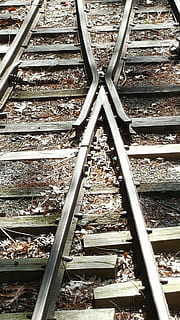 skinner, cross-, gammel, jernbanetransport, spore, jernbanespor, metal, transportmidler, ingen mennesker, høj vinkel visning, arkitektur, retning, dag, vejen frem, indendørs, forbindelse, korsvej, offentlig transport, sollys, by, transportform, mønster, lang, 5K, CC0, offentligt domæne, royaltyfrie