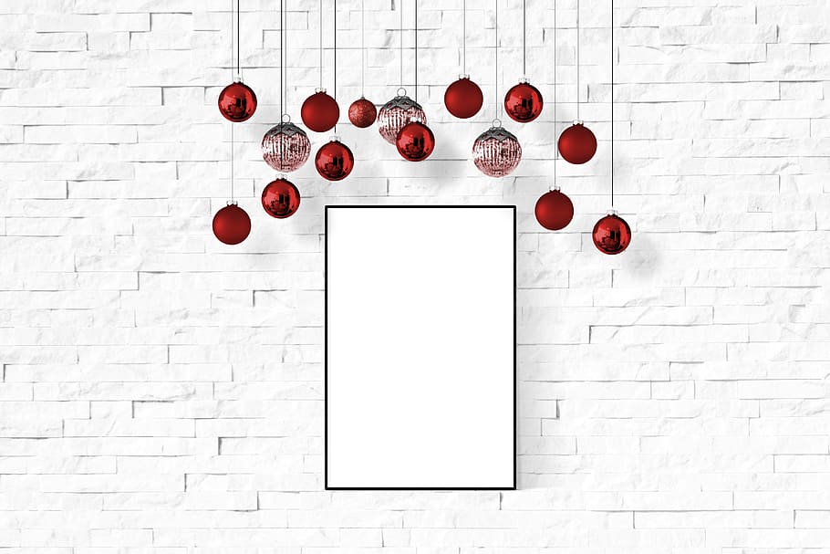 rot, Weihnachtskugeln, hängend, hinter, Weiß, gemalt, Oberfläche, Poster, Wand, Attrappe, Lehrmodell, Simulation, Innere, Rahmen, spotten, Galerie, Segeltuch, realistisch, keine Leute, Kommunikation, kopieren sie platz, Essen und Trinken, leer, Obst, Lebensmittel, Technologie, weiße Farbe, Wandbau - Funktion, gesundes Essen, Anordnung, Stillleben, drinnen, Ziegelwand, Kreativität, leeren, Backstein, 5K