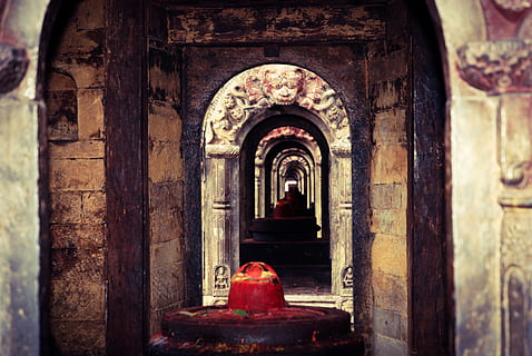 nepal, tempel, perspektiv, arkitektur, bue, bygget struktur, bygning, rød, dag, ingen mennesker, historie, fortiden, gammel, indendørs, religion, indgang, tro, dør, spiritualitet, sted for tilbedelse, beskadiget, 4K, CC0, offentligt domæne, royaltyfrie