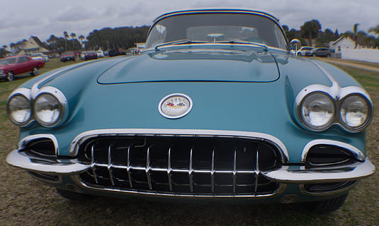 corbeta, stingray, vette, cotxe somrient, ràpid, cotxe, chevrolet, conduir, automòbil, automàtic, rendiment, poder, transport, espectacle, EUA, múscul, vintage, somni, diversió, patrimoni, potència, muscular, potent, aerodinàmica, nostàlgia, manera de transport, vehicle terrestre, estil retro, cotxe d'època, dia, faro, estacionari, metall, cap gent, naturalesa, a l'aire lliure, cel, centrar-se en primer pla, luxe, reixa metàl·lica, graella, crom, 4K, CC0, domini públic, lliure de regalies