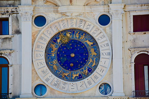 mappa dello zodiaco, parete, modello, design, blu, oroscopo, architettura, struttura costruita, esterno dell'edificio, orologio, nessuno, tempo, Inquadratura dal basso, segno di astrologia, Torre dell'orologio, costruzione, arte e artigianato, cerchio, forma geometrica, storia, forma, il passato, destinazioni di viaggio, numero romano, ornato, soffitto, quadrante, direttamente sotto, murale, 5K, CC0, dominio pubblico, privo di copyright