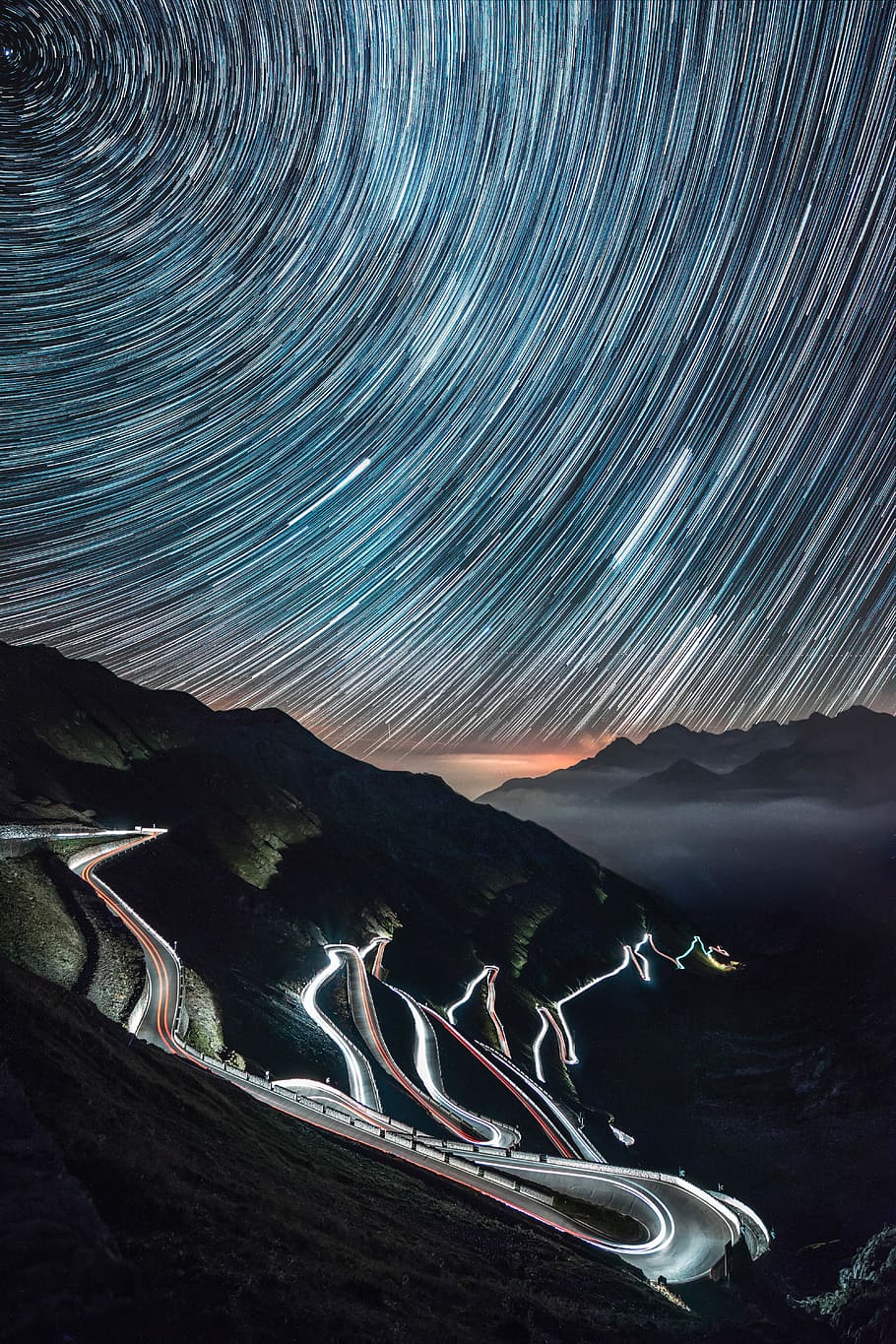 lapse de temps, carretera, pintura de timelapse, fons de pantalla, fons de pantalla Android, fons de Android, bloquejar el fons de la pantalla, pintura de llum, posta de sol, llum, Itàlia, passo, passo dello stelvio, muntanya, exposició, llarg, cotxe, nit, estrella - espai, astronomia, cel, exposició llarga, escenics - natura, naturalesa, bellesa a la natura, estel, espai, moviment, cap gent, tranquil·litat, galàxia, escena tranquil·la, il·luminat, moviment borrós, escena no urbana, paisatge, compost digital, concèntric, 5K