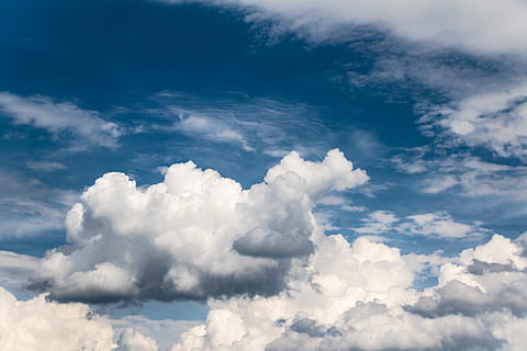molnbildning, vita moln, form, moln, himmel, moln form, väder, ljus, stort moln, väder humör, molnig himmel, grumlighet, natur, humör, moln - himmel, bakgrunder, clouds, skönhet i naturen, scenics - natur, lugn, lugn plats, inget folk, vit färg, idyllisk, blå, dag, lågvinkelvy, utomhus, fluffig, solljus, full ram, miljö, meteorologi, mjukhet, 5K, CC0, offentligt domän, royaltyfria