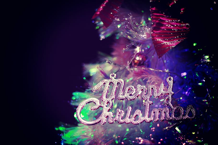 fotografia, allegro, decorazioni natalizie, buon Natale, arredamento, Natale, celebrazione, astratto, sfondi, brillante, decorazione, raggiante, defocused, notte, anno, luminosa, illuminato, multicolore, inverno, illustrazione, sfondo nero, nessuno, neon, vacanza, decorazione natalizia, ornamento di Natale, albero di Natale, testo, avvicinamento, luci di Natale, albero, in casa, evento di celebrazione, vacanza - evento, evento, sceneggiatura occidentale, viola, 1080P