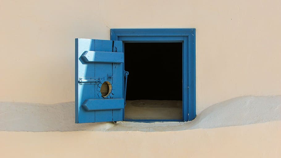 armari de fusta blau, finestra, fusta, vell, blau, tradicional, arquitectura, paralimni, Xipre, obert, a l'interior, cap gent, tecnologia, fons blanc, dia, primer pla, porta, entrada, estructura construïda, edifici, funció de construcció de parets, casa, protecció, seguretat, còpia espai, absència, habitació domèstica, 4K