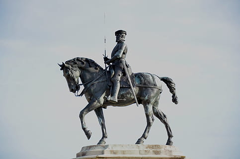 Ranska, oise, chantilly, linna, chantillyn linna, palatsi, renessanssi, museo, musee conde, suuri syy, patsas ratsastus, patsas, Kotieläimet, veistos, ihmisen edustus, edustus, nisäkäs, miesten samankaltaisuus, kotimainen, karja, hevonen, taide ja käsityö, arkkitehtuuri, eläinten villieläimet, menneisyys, historia, muistomerkki, monumentti, matala kulma, ei ihmisiä, ulkona, 4K, CC0, public domain, rojaltivapaa