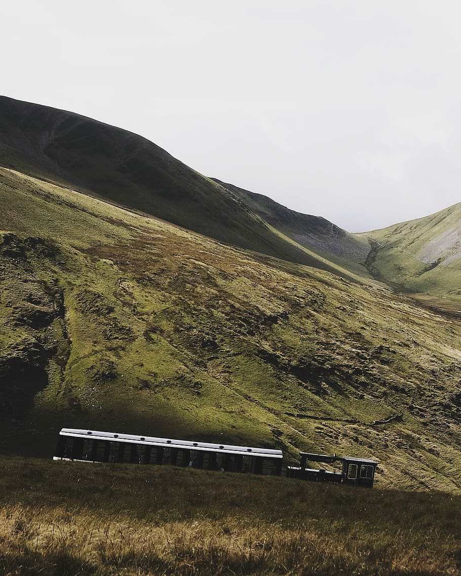 snowdon bjergbane, untitled, bakke, tog, highland, hældning, afstamning, opstigning, tapet, iPhone wallpapers, iphone baggrunde, lås skærm baggrund, bjerg, Snowdonia, uk, Wales, sommer, himmel, rolig scene, landskab, miljø, scenics - natur, ro, ikke-urbane scene, natur, ingen mennesker, dag, jord, skønhed i naturen, Mark, plante, græs, transportmidler, udendørs, idyllisk, skyfri himmel, 4K