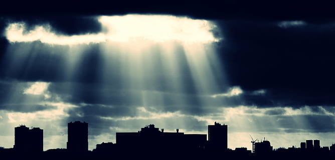 retroilluminato, edifici, città, buio, alba, crepuscolo, paesaggio, luce, all'aperto, silhouette, orizzonte, sole, luce del sole, notte, cielo, nuvola - cielo, esterno dell'edificio, architettura, struttura costruita, tempesta, costruzione, natura, cielo drammatico, nessuno, skyline urbano, bellezza nella natura, nuvoloso, raggio di sole, Cloudscape, paesaggio urbano, meteorologia, infausto, grattacielo, 5K, CC0, dominio pubblico, privo di copyright