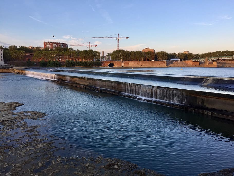 bloqueig, llac, canal, Panamà, treballar, aigua, riu, reflexió, estructura construïda, cap gent, cel, arquitectura, naturalesa, exterior de l'edifici, a l'aire lliure, connexió, transport, núvol - cel, ciutat, dia, pont, medi ambient, pont - estructura feta per l'home, planta, Pol · lució, 2K