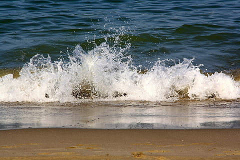 onda Marina, Surf, spray, mare, onda, acqua, movimento, natura, nessuno, spiaggia, potere in natura, terra, bellezza nella natura, energia, spruzzi, all'aperto, sport, giorno, sport acquatico, colpire, scenics - natura, rottura, 4K, CC0, dominio pubblico, privo di copyright
