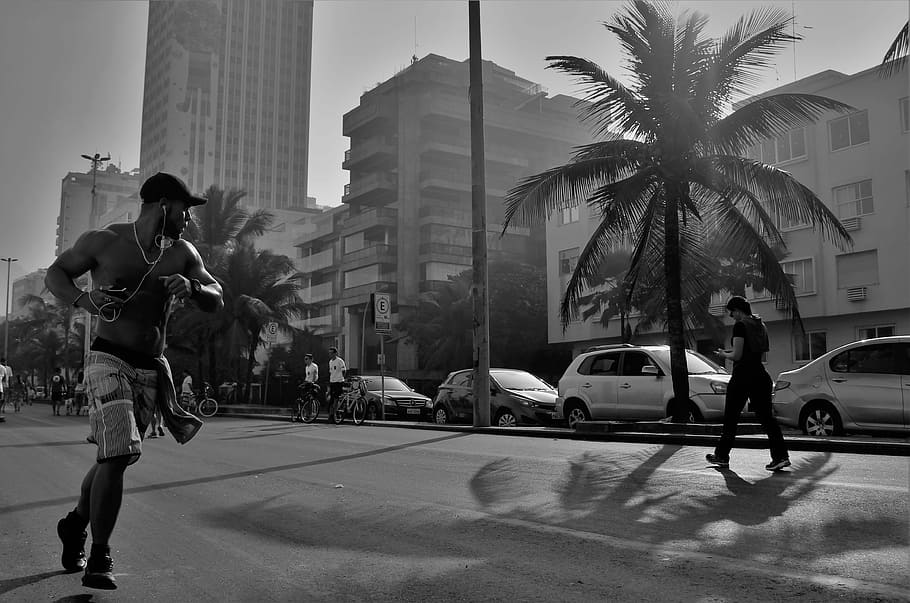 coquetejar, sol, posta de sol, naturalesa, platja, a, contra la llum, Brasil, cel, eventide, llogar un cotxe, carrer, arbre, ceu, vacances, paisatge, estiu, ciutat, home, carrera, exercici, ombres, dona, bellesa, esport, blanc i negre, gent, escena urbana, vida de ciutat, EUA, a l'aire lliure, Palmera, cotxe, adult, només homes, exterior de l'edifici, arquitectura, automòbil, estructura construïda, clima tropical, manera de transport, transport, persones reals, vehicle terrestre, edifici, homes, carrer de la ciutat, grup de persones, exterior d’edifici d’oficines, modern, 4K