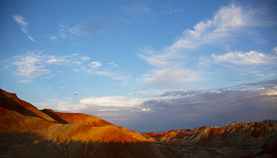danxia, langit biru, awan putih, awan - langit, scenics - alam, langit, keindahan di alam, gunung, alam, lingkungan Hidup, pegunungan, adegan yang tenang, pemandangan, ketenangan, tidak ada orang, adegan non-urban, tujuan wisata, idilis, tanah, hari, di luar rumah, terpencil, musim gugur, 5K, CC0, domain publik, bebas royalti
