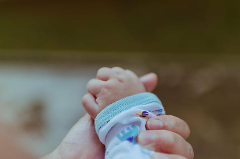 person, holding, baby, hand, closeup, photo, close, mother, hands, family, people, love, human body part, human hand, one person, indoors, babyhood, real people, close-up, newborn, childhood, body part, focus on foreground, unrecognizable person, day, selective focus, leisure activity, finger, lifestyles, young, human finger, human foot, innocence, care, 4K, CC0, public domain, royalty free