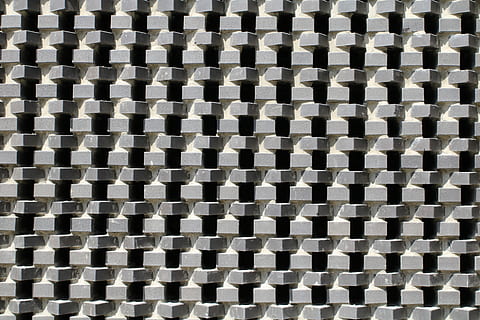 modelį, pasikartoja, geometrinis, plytų, išorinės medžiagos, sienos, visą kadrą, fonas, nėra žmonių, kartojimas, dizainas, didelė objektų grupė, eilėje, architektūra, patalpose, figūra, gausa, saulės šviesa, Iš arti, dieną, santrauka, pastatyta struktūra, industrija, natiurmortas, sidabro spalvos, 5K, CC0, Viešasis domenas, nemokamai
