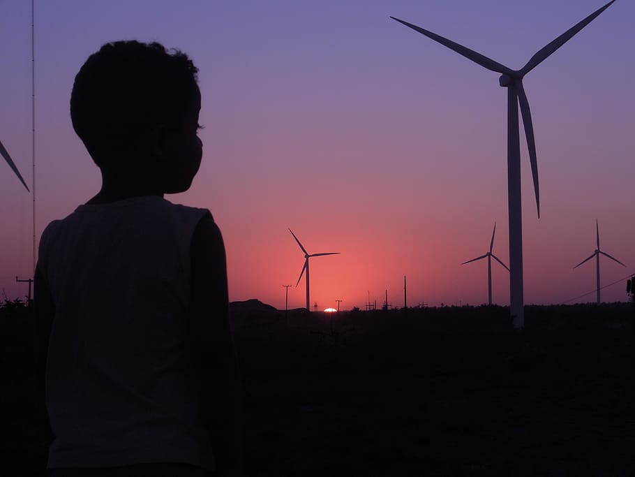 chlapec, vítr, západ slunce, elices, silhouet, odpoledne, síla větru, paliva a energie, větrná turbína, alternativní energie, ochrany životního prostředí, silueta, obnovitelná energie, turbína, životní prostředí, nebe, Příroda, technologie, krása v přírodě, jedna osoba, elektřina, krajina, otázky životního prostředí, Napájení, zdroj napájení, udržitelných zdrojů, moci, 4K