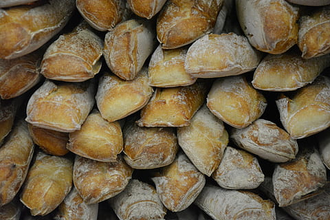 tuvplāns, foto, piled, malka, maiznīca, maize, kraukšķīgs, pilna kadra, fona, pārtika un dzērieni, liela objektu grupa, pārpilnība, ēdiens, Klusā daba, svaigumu, nav cilvēku, veselīga ēšana, labklājību, brūna, atkārtojums, kaudze, mazumtirdzniecība, telpās, dienā, tirgū, patēriņš, 5K, CC0, publiskais domēns, bez atlīdzības