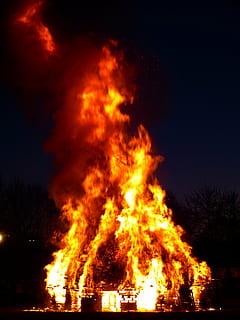 ild, brænde, helvede, varm, varme, blis, radio, vinterdrev, gnist brand, frühlingsanfang, brænding, brand - naturligt fænomen, flamme, varme - temperatur, advarselsskilt, natur, skilt, bevægelse, ingen mennesker, ødelæggelse, udendørs, arkitektur, meddelelse, nat, bål, transportmidler, røg - fysisk struktur, orange farve, 4K, CC0, offentligt domæne, royaltyfrie