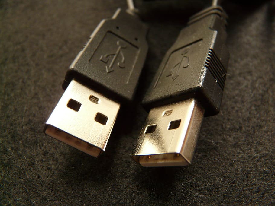 usb, cable, ordinador, cable usb, cap gent, primer pla, lingots, fons negre, a l'interior, oportunitat, vista d’angle alt, joguina, natura morta, taula, centrar-se en primer pla, bloc de joguines, material de fusta, creativitat, jocs d’oci, relaxació, art i artesania, text, grup d'objectes, guió occidental, tir de l'estudi, nombre, 2K