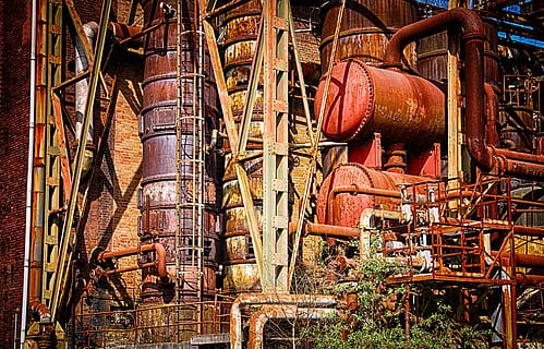 bomba, tancs, adjunt, edifici, fàbrica, indústria, mineria, factura, planta industrial, decaïment, llocs perduts, ruïna, patrimoni industrial, sortir, canonades, caldera, rovellat, metall, resistent, estructura, tub de tub, a l'interior, agricultura, cap gent, vermell, tecnologia, fabricació d’equips, dia, arquitectura, història, estructura construïda, el passat, maquinària, abandonat, equipament, negocis, gran grup d'objectes, naturalesa, equipament industrial, indústria del metall, 5K, CC0, domini públic, lliure de regalies
