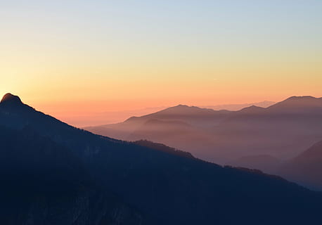 siluetă, Munte, noros, cer, fotografie, munţi, ceaţă, de aur, ora, apus de soare, nor, peisaj, natură, în aer liber, întuneric, scenics, frumusețe în natură, o scenă liniștită, liniște, scenice - natura, de munte, mediu inconjurator, idilic, scenă non-urbană, culoare portocalie, soare, cer senin, nici o persoana, maiestuos, varf de munte, 5K, CC0, domeniu public, fără drepturi de autor