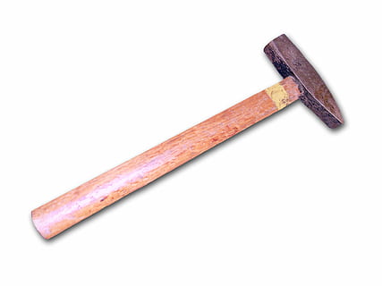 Hammer, Werkzeug, Kunst, Arbeit, Handwerker, Seite? ˅, Werkstatt, Holz, Arbeitsgerät, Ausrüstung, Holz - Material, Baugewerbe, Griff, weißer Hintergrund, ausgeschnitten, Studioaufnahme, drinnen, einzelnes Objekt, Nahansicht, keine Leute, Stillleben, Handwerkzeug, Essen und Trinken, braun, Metall, Mann gemacht, rostig, zwei Objekte, 2K, CC0, gemeinfrei, lizenzfrei