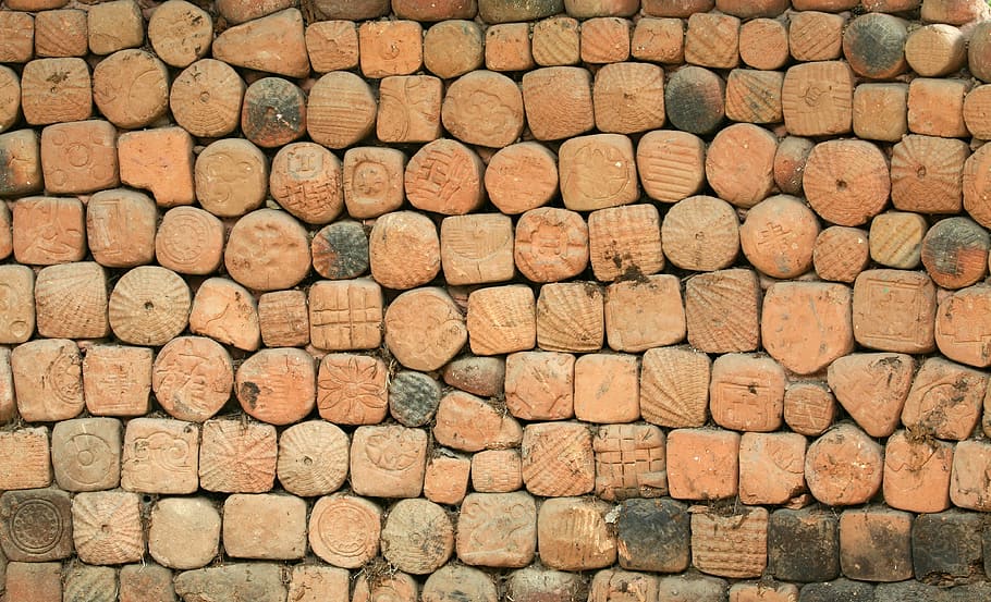 maons arxivats, fons, bloc, textura, patró, paret, construcció, interior, damme, maó, paret de pedra, una línia recta, quadrat, rectangle, salvatge, vell, arquitectura, rajola, superfície, història, Corea, fang, pila, paret de maó, en fila, marc complet, indústria, gran grup d'objectes, abundància, cap gent, arranjament, repetició, marró, dia, estructura construïda, a l'aire lliure, ordre, material de fusta, teula de teulada, 4K