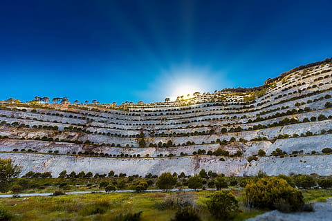 delf, pedrera, posta de sol, cel, a l'aire lliure, llum solar, escena, blau, medi ambient, naturalesa, paisatge, planta, destinacions de viatge, muntanya, cap gent, viatjar, escenics - natura, cel clar, arbre, bellesa a la natura, terra, tranquil·litat, escena tranquil·la, turisme, sòlid, 4K, CC0, domini públic, lliure de regalies