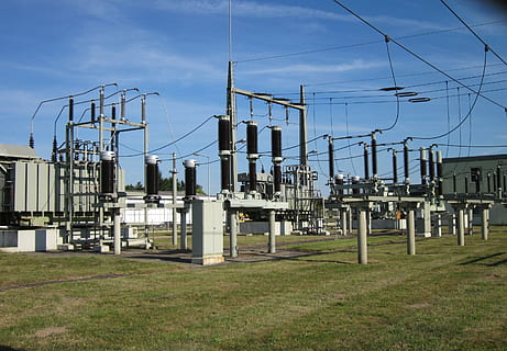 gris, électrique, transmission, bleu, ciel, Hockenheim, poste de départ, transformateur, relais, Distribution, station, électricité, Puissance, sous-station, Tension, industrie, ingénierie, la fourniture, La technologie, poste électrique, ligne électrique, transformateur haute tension, acier, production de carburant et d'électricité, métal, usine, câble, structure construite, la nature, source de courant, architecture, nuage - ciel, journée, pylône électrique, centrale électrique, lien, extérieur du bâtiment, personne, en plein air, complexité, équipement électrique, 2K, CC0, domaine public, libre de droits