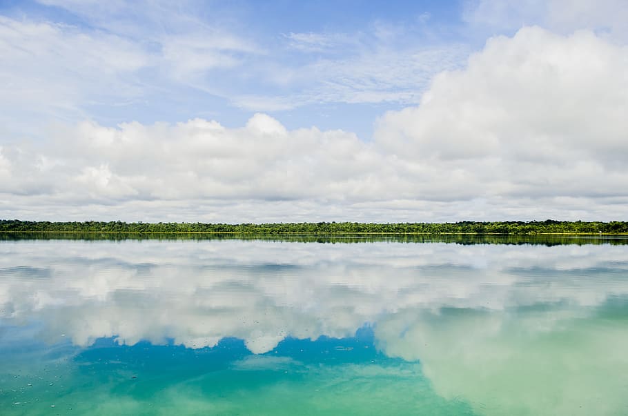 afspejling, skyer, legeme, vand, reflekterende, fotografering, bjerg, panoramafotografering, træer, sø, dagtimerne, Sky, kyst, horisont, natur, sky - himmel, blå, landskab, himmel, scenics, udendørs, sommer, grøn farve, flod, ingen mennesker, cloudscape, rolig scene, dag, græs, skønhed i naturen, havnefronten, scenics - natur, ro, hav, idyllisk, ikke-urbane scene, fjern, 4K