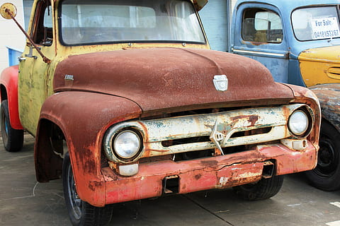 vecchi tempi, guado, nostalgico, americano, nostalgia, settore automobilistico, modo di trasporto, veicolo a motore, veicolo terrestre, auto, mezzi di trasporto, arrugginito, metallo, vecchio, in stile retrò, obsoleto, macchina vintage, abbandonato, corri giù, intemperie, faro, nessuno, danneggiato, giorno, cattiva condizione, deterioramento, Vintage ▾, rovinato, discarica, 4K, CC0, dominio pubblico, privo di copyright