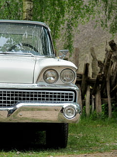 oldtimer, auto, klasický, starý, automobilového průmyslu, vozidlo, staré auto, veteránem automobil, retro, rarita, stará auta, historicky, mřížka, pozornosti, společníky, crom, nostalgický, nostalgie, antický, kov, bílý, stříbrný, list, způsob dopravy, pozemního vozidla, motorové vozidlo, retro stylu, rostlina, strom, přeprava, den, Historické auto, světlomet, přistát, Příroda, pole, nikdo, venku, stacionární, zaměřit se na popředí, stříbrné barvy, 1080P, CC0, veřejná doména, bez autorských práv