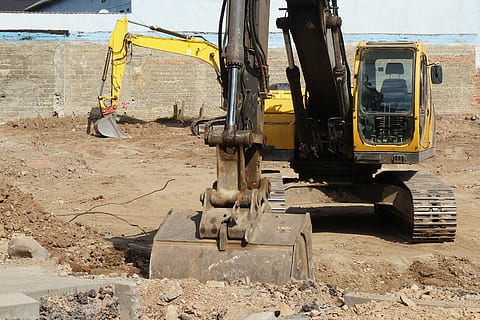 negre, groc, excavadora, excavadores, lloc, cullera, màquina de construcció, cubeta de retroexcavadora, fulla, treball de construcció, vehicle, demolició, cubs d’excavadores, treballar, construir, màquina, vehicle de construcció, pala, vehicle rastrejat, màquina de treball, hidràulica, tecnologia, treballs de demolició, excavació, draga, industria de la construcció, lloc de construcció, maquinària, maquinària de construcció, motor de terra, construcció - activitat, treball, equipament, brutícia, indústria, primícia del vehicle, ocupació, desenvolupament, equips de construcció, enginyeria, dia, transport, llum solar, cap gent, manera de transport, vehicle terrestre, naturalesa, a l'aire lliure, carretera, equipament industrial, 2K, CC0, domini públic, lliure de regalies