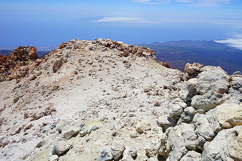 teide, görünüm, uzak görüş, iyi manzara, sis, sahil, tenerife, ada, Pico del Teide, zirve, volkanik krater, krater, volkan, volkanik, teyde, teide milli parkı, Kanarya Adaları, la sürüngenler, dağ, doğa, kaya - nesne, peyzaj, açık havada, yaz, Kaya, katı, gökyüzü, manzaralar - doğa, doğada güzellik, çevre, kaya oluşumu, kentsel olmayan sahne, gün, insansız, huzur, arazi, sakin sahne, jeoloji, bulut - gökyüzü, aşınmış, kurak iklim, iklim, dağ zirvesi, formasyon, 5K, CC0, kamu malı, telif ücretsiz