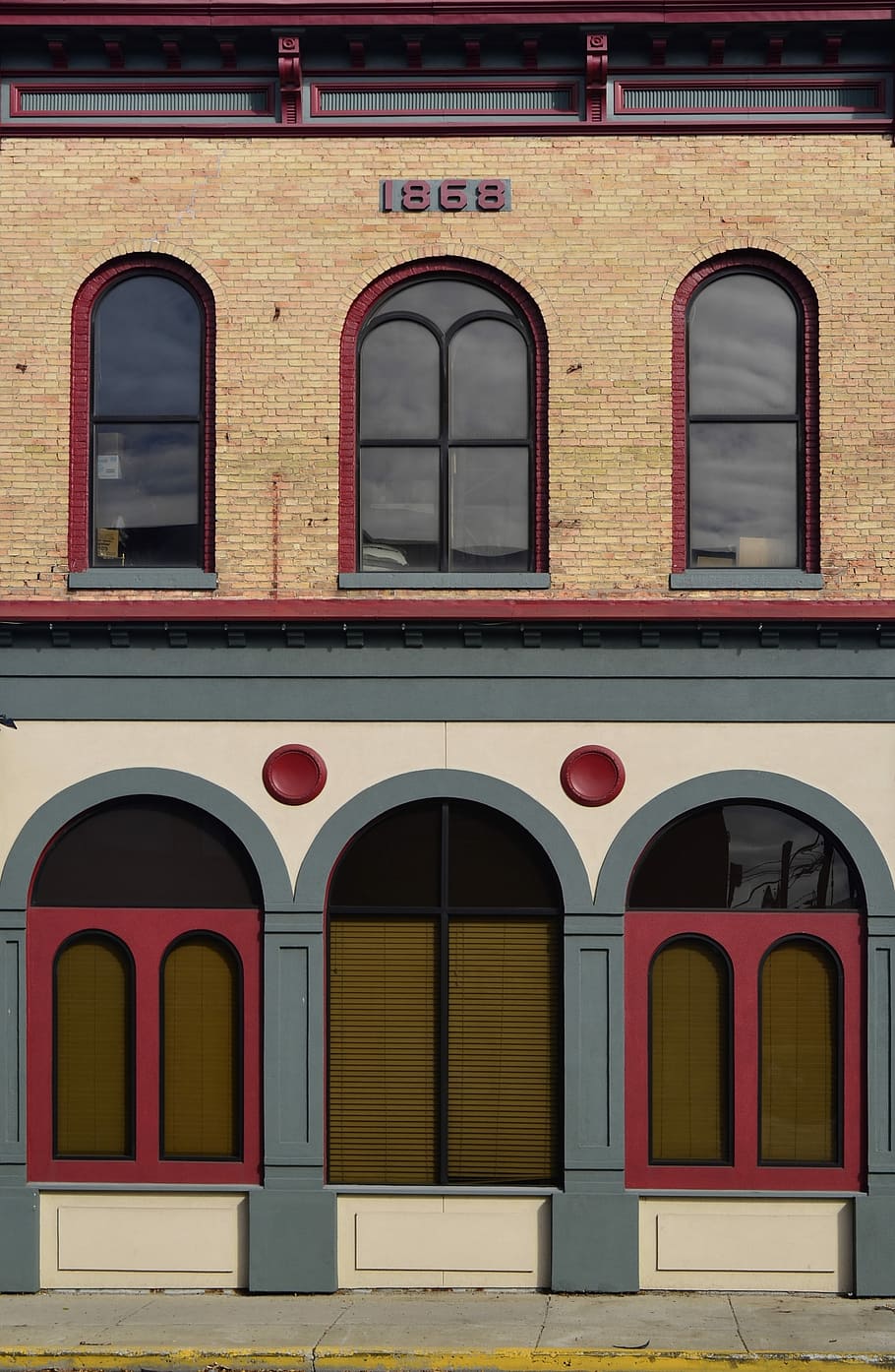 finestres, edificis, arquitectura, a, arquitectònic, elkhart, indiana, EUA, exterior, disseny, gràfic, arc, finestra, vermell, exterior de l'edifici, estructura construïda, edifici, cap gent, dia, a l'aire lliure, costat a costat, entrada, porta, ciutat, naturalesa, marc complet, barri residencial, llum solar, història, paret, arquejat, 4K