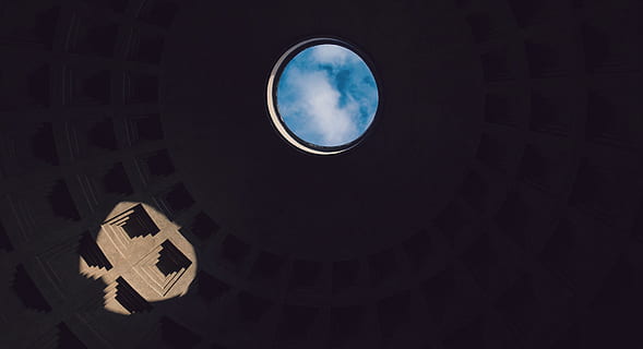 interno edificio marrone, Marrone, cupola, bianca, blu, cielo, giorno, cielo blu, soffitto, buco, sfera, cerchio, sfondi, calcio, palla da calcio, sfondo nero, campo da calcio, nessuno, uniforme da calcio, architettura, Inquadratura dal basso, struttura costruita, forma, natura, esterno dell'edificio, nuvola - cielo, costruzione, direttamente sotto, forma geometrica, destinazioni di viaggio, all'aperto, pianeta - spazio, sospeso, città, composito digitale, 4K, CC0, dominio pubblico, privo di copyright