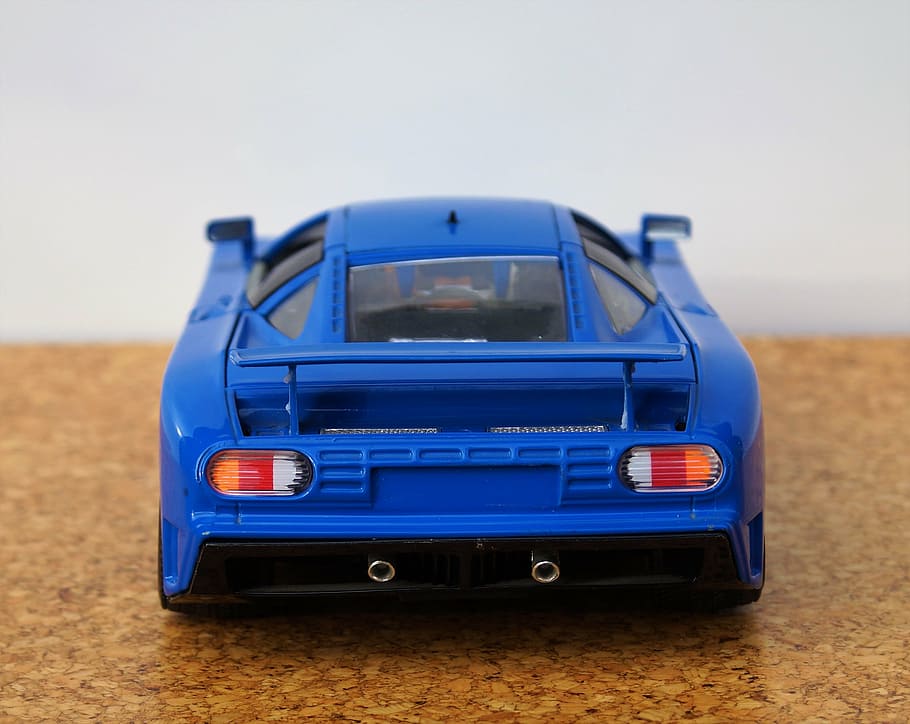 model auta, bugatti, Modelka, auto, oldtimer, hračky, sportovní auto, starý, modrý, motoristický sport, vozidlo, klasický, automobilového průmyslu, přeprava, pickup, dopravy, pozemního vozidla, čelní pohled, cesta, den, sběratelské auto, motorové vozidlo, způsob dopravy, nikdo, cestovat, přistát, nebe, čisté nebe, Příroda, retro stylu, zaměřit se na popředí, silnice, kopie prostor, stacionární, 2K